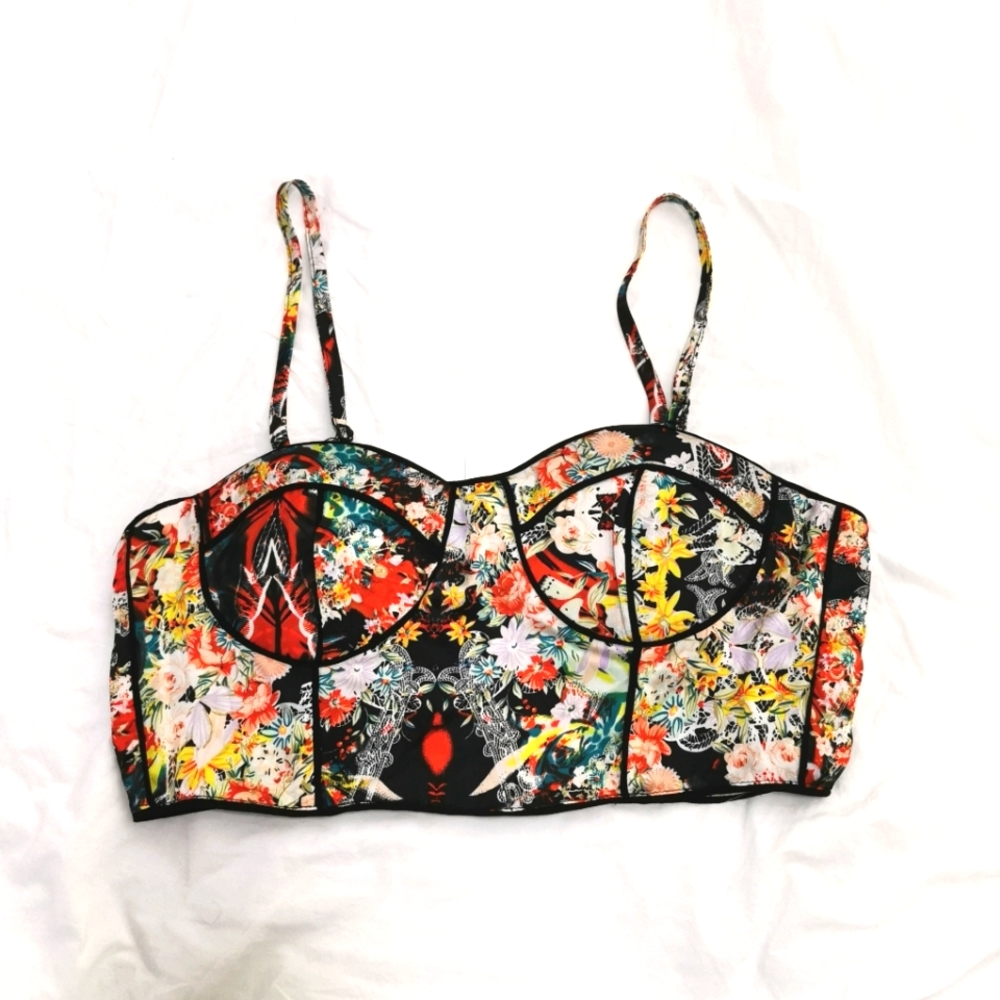 Millau spaghetti strap cropped top